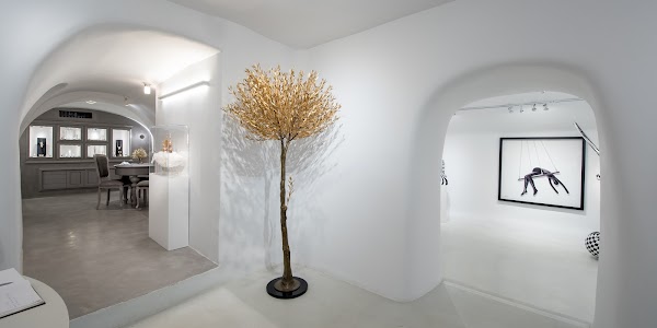 Oia Treasures Art Gallery 2