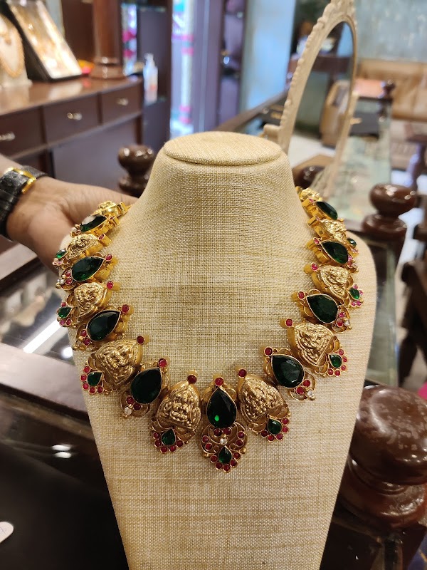 Queens Jewel Emporium - Crosscut Branch 3