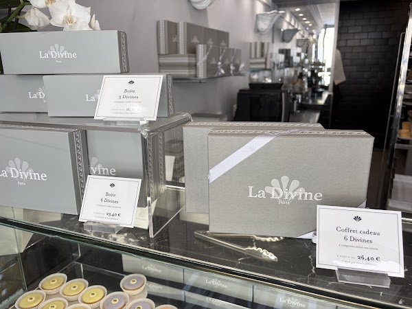 La Divine 1