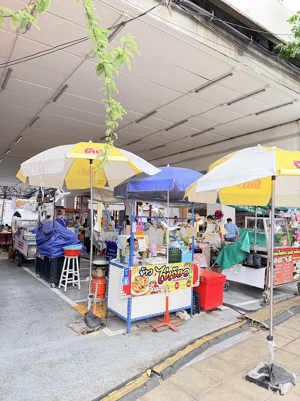Talat Phlu food market 5