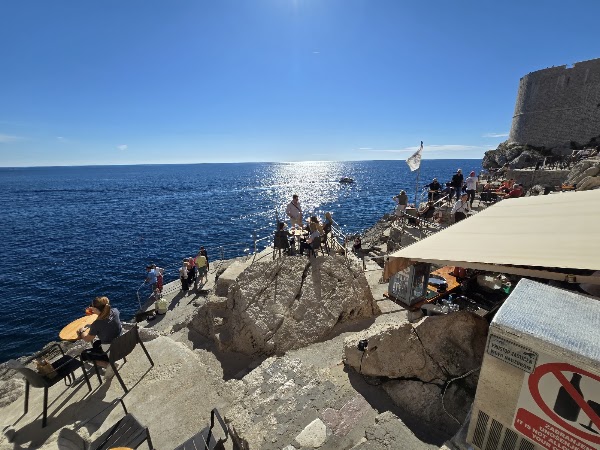 Bard (Mala buža). Bar couche de soleil 4