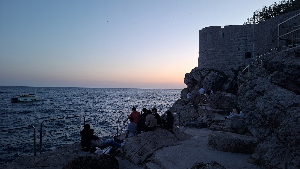Bard (Mala buža). Bar couche de soleil 2