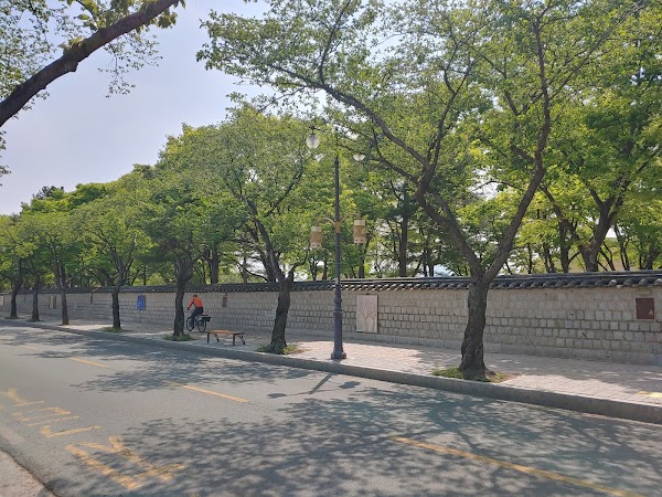 Daereungwon Doldam-gil (Stone Wall Road) 4