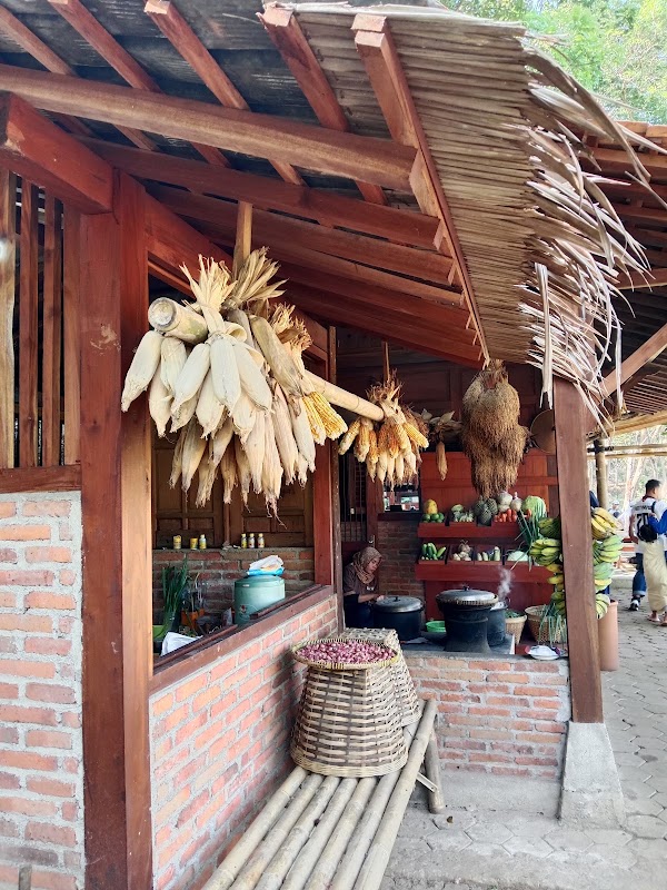 Gubuk watuadeg 1