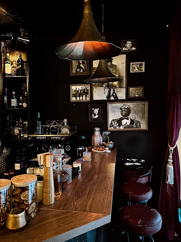 Needle Vinyl Bar 3