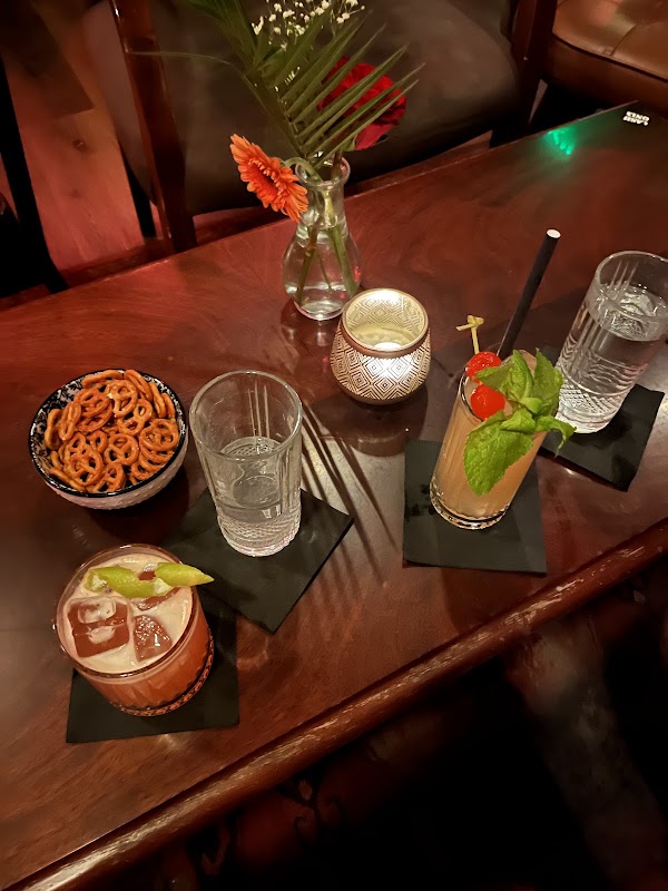 Needle Vinyl Bar 2
