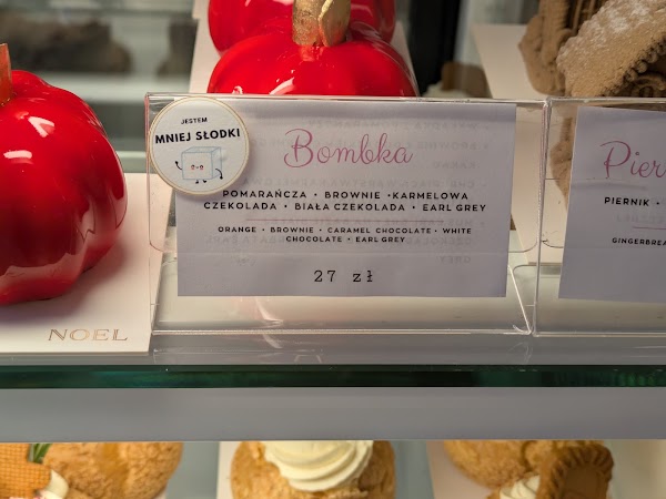 Noel dessert shop 3