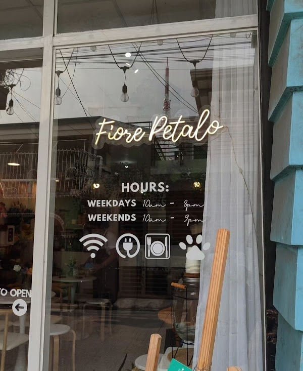 Fiore Petalo Flower Shop & Cafe 1