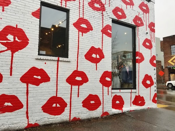 Drawbertson Drippy Lips Mural x UAL