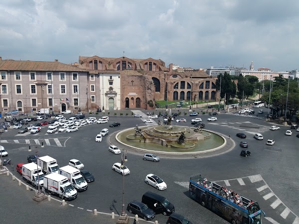 Piazza della Repubblica 4