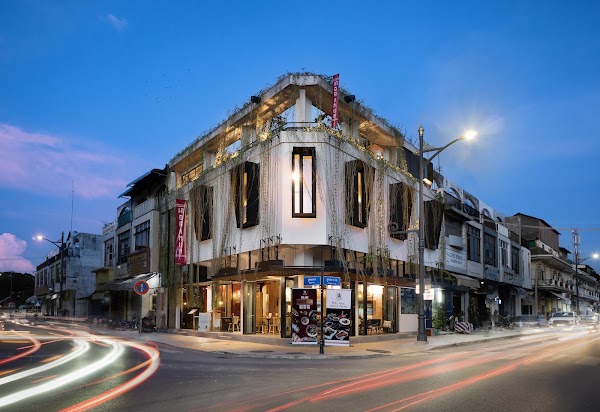 Amun Bar & Restaurant 4