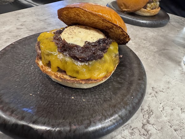 WAGYU BURGER HIROKIYA 3