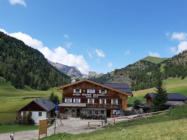 Rifugio Micheluzzi Val Duron 1