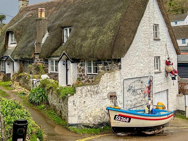 Cadgwith Cove Inn
