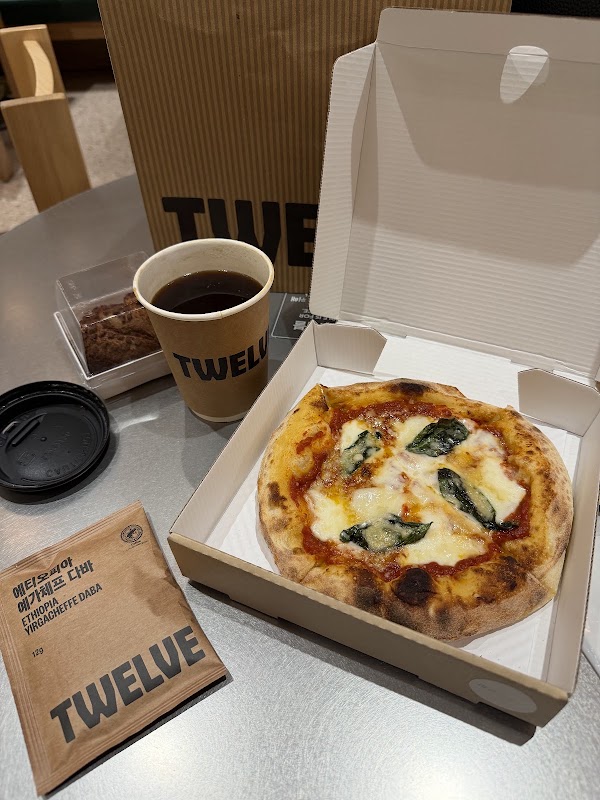 Twelve Cafe 5