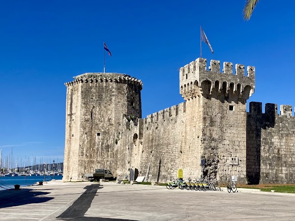 Kamerlengo Castle 5