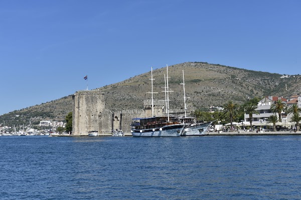 Kamerlengo Castle 3