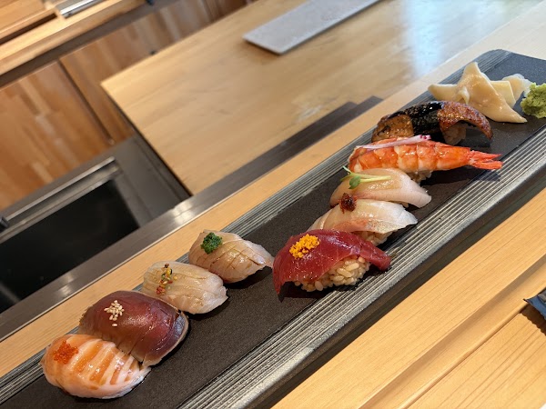 SUSHI & HANDROLL FUJIYAMA 5
