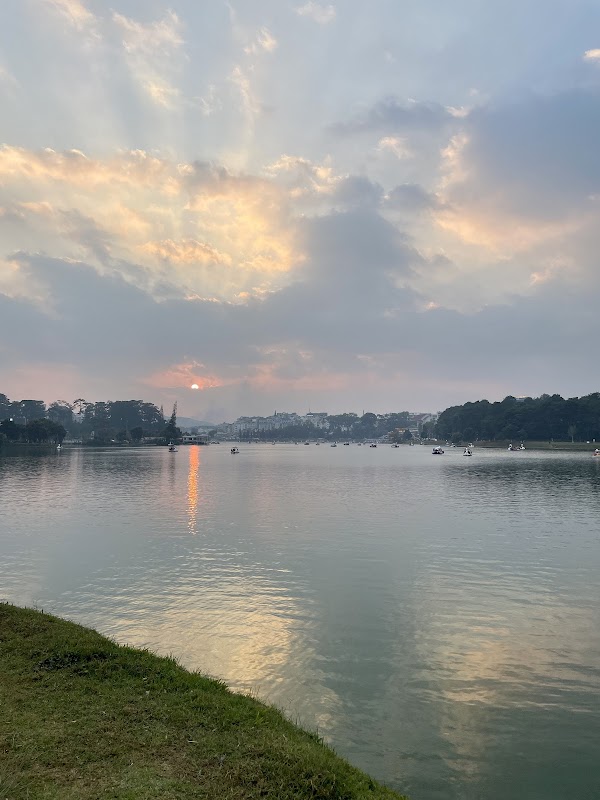 Xuan Huong Lake 5