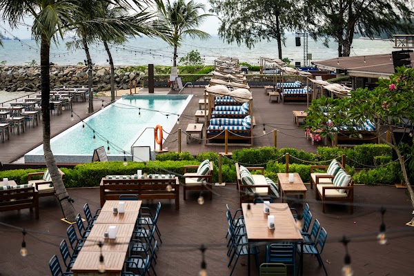 Stella Seaside Lounge