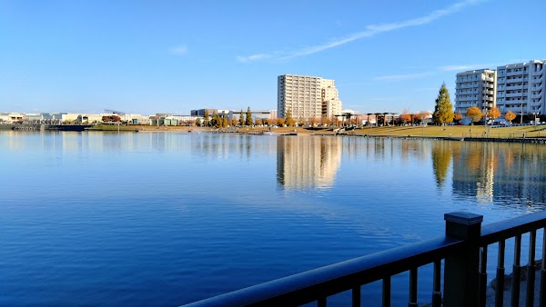 Lake Town 4