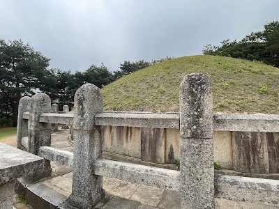 Tomb of General Kim Yusin