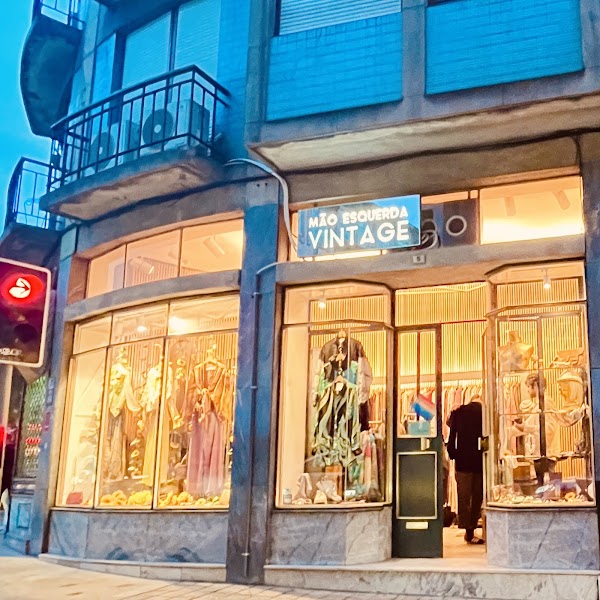 Mão Esquerda Vintage