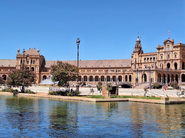 Glorieta De La Ronda De Capitania 1