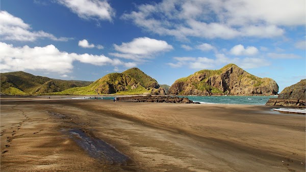 Whatipu Beach 2
