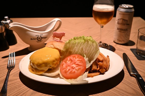 Peter Luger Steak House Tokyo 4