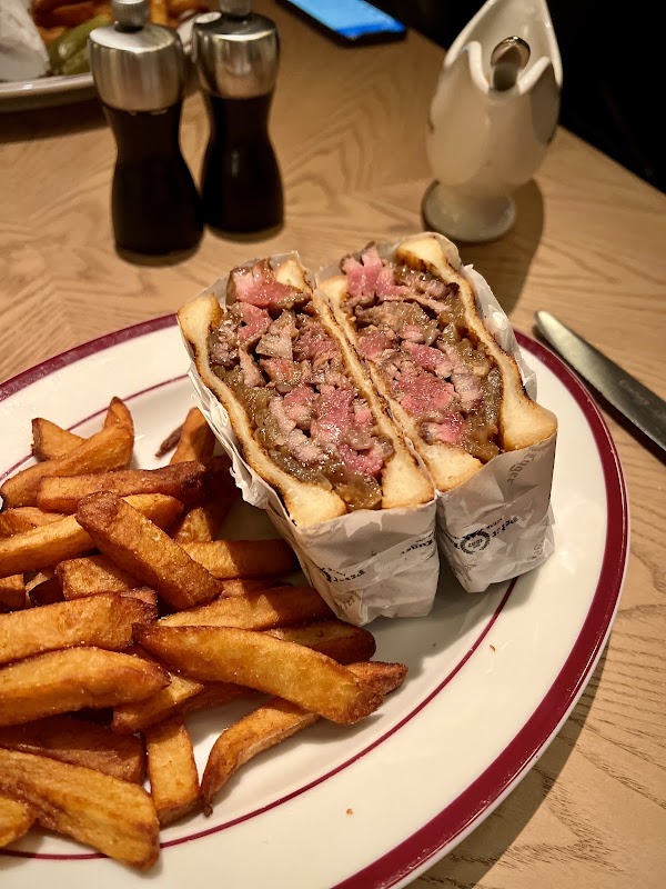 Peter Luger Steak House Tokyo 2
