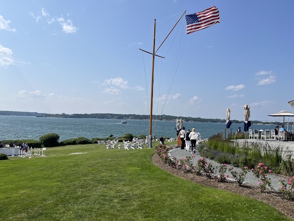 The Lawn Terrace at Castle Hill Inn 2