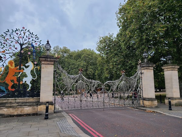 Queen Elizabeth Gate 5