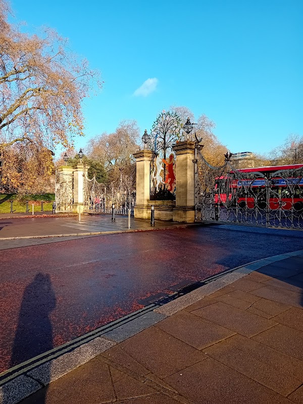 Queen Elizabeth Gate 4