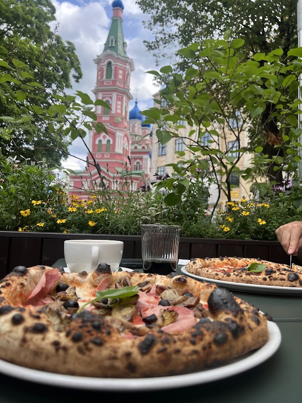 Street Pizza & Osteria 4