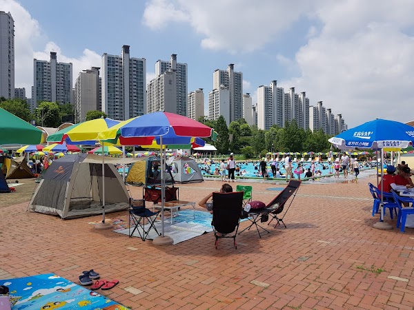 Jamsil Hangang Park Pool 4