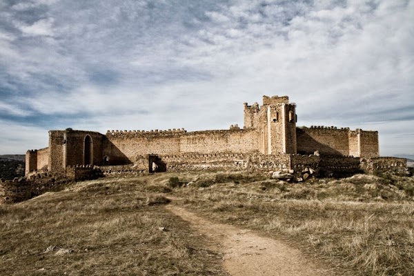 CASTILLO DE MONTALBAN