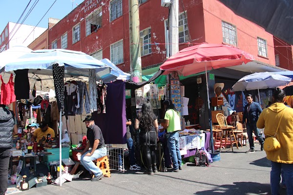 Tianguis de Antiguedades Lagunilla 1