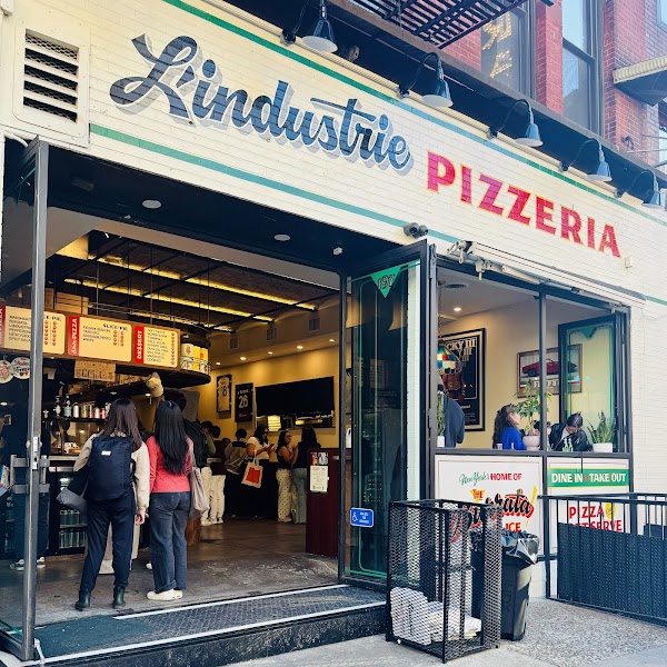 L’industrie Pizzeria - Little Italy