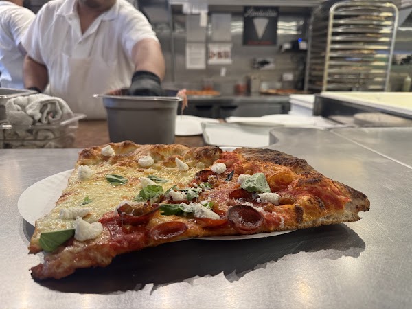 L’industrie Pizzeria - Little Italy 4