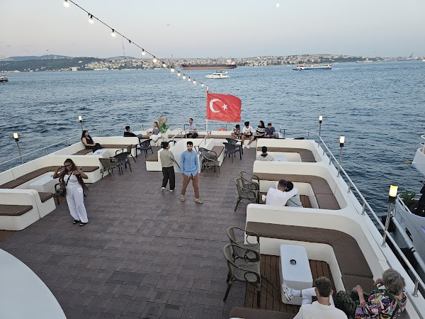 Bosphorus Cruise Tours Istanbul 4
