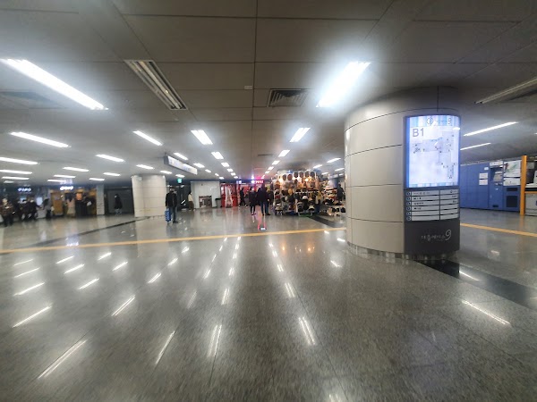 Express Bus Terminal 4