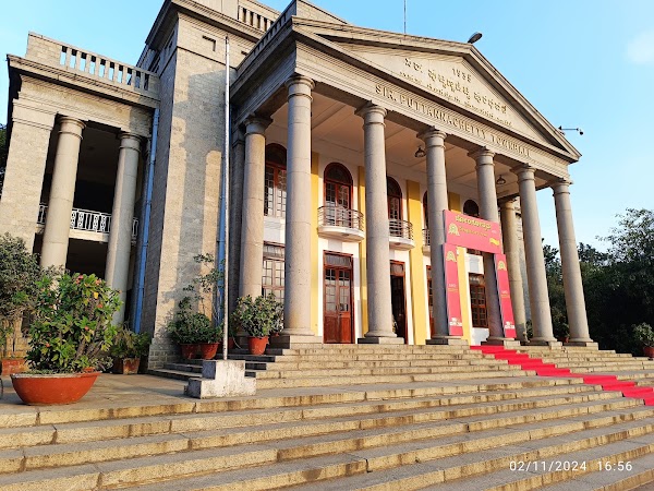 Sir Puttanna Chetty Town Hall