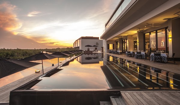 NIZUC Resort & Spa