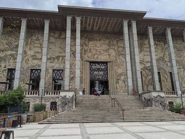 Palais de la Porte Dorée