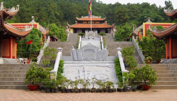 Kiep Bac temple 2