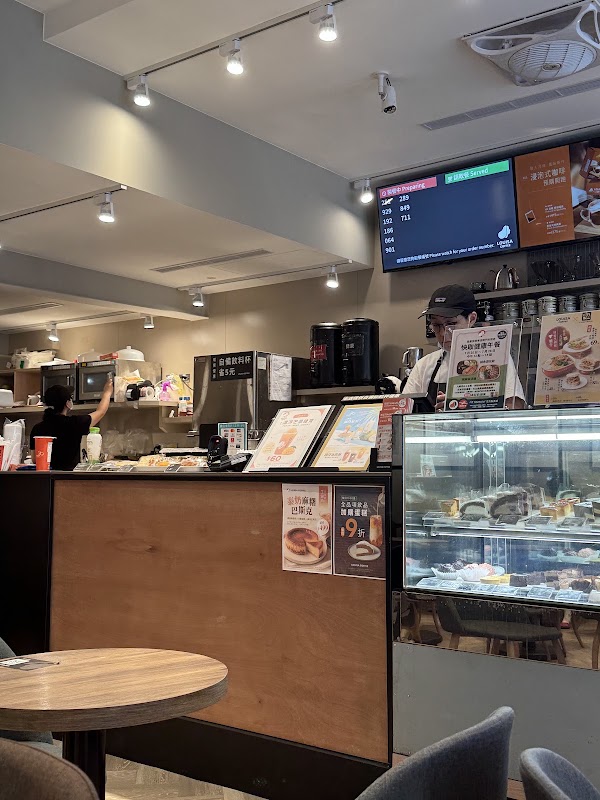 Louisa Coffee 路易莎咖啡(忠孝濟南門市) 4