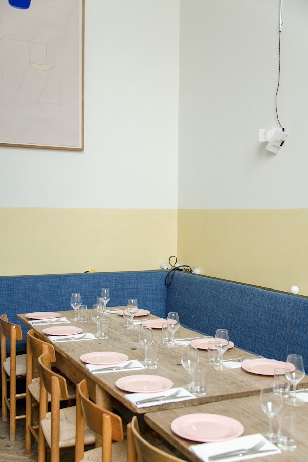 Apollo Bar 1