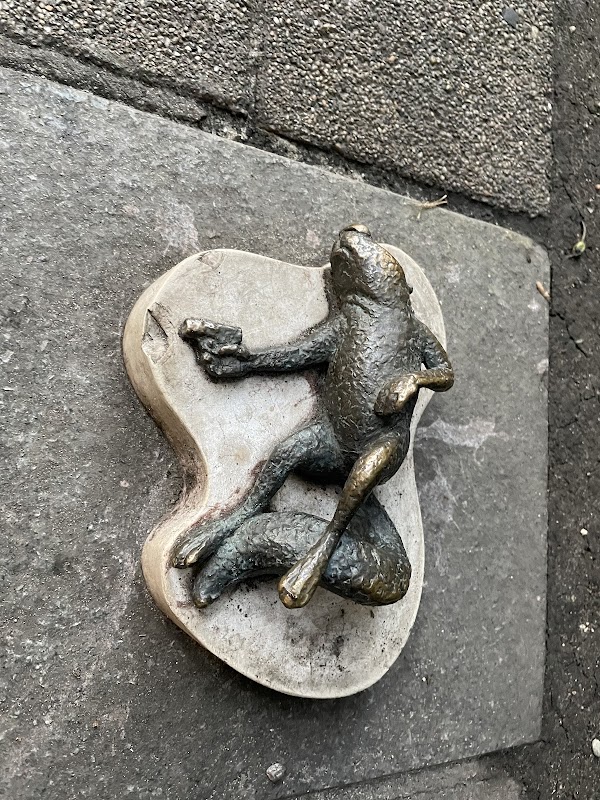 Dead Squirrel mini statue by Kolodko