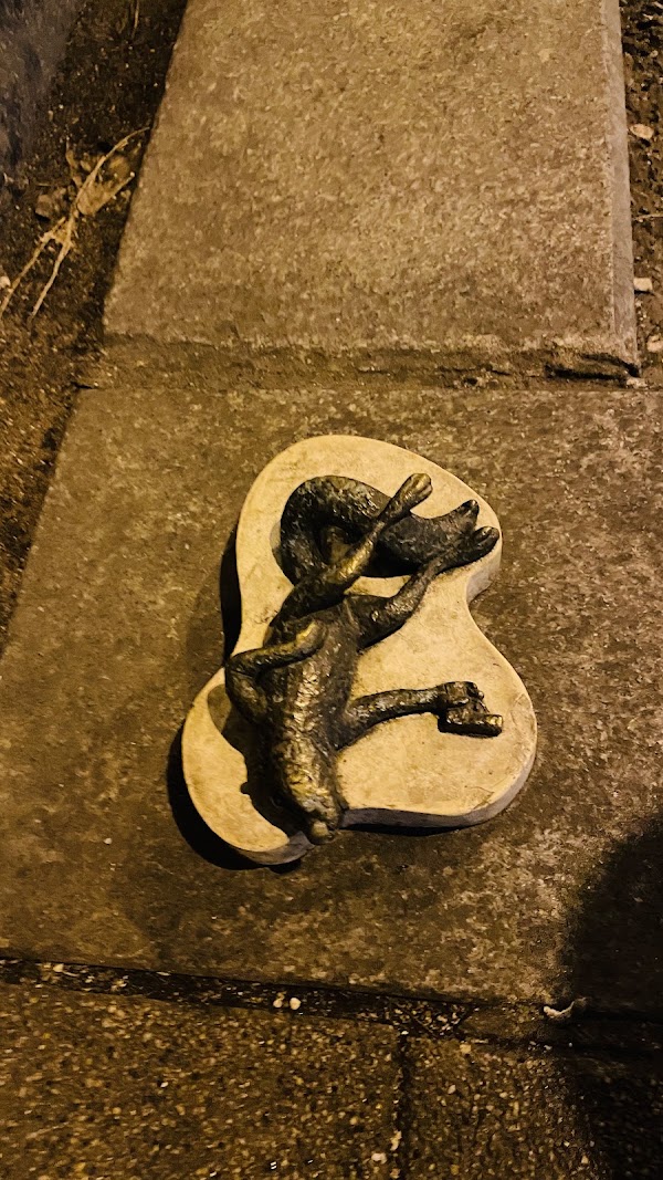Dead Squirrel mini statue by Kolodko 4
